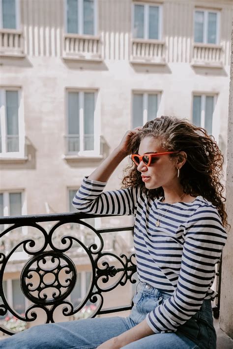 French Girl Chic: The Petite Styling Guide to Get the Parisian Look.